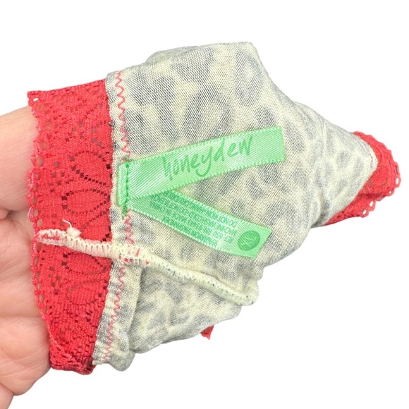 NWOT Honeydew Intimates Leopard Print Panties with Red Lace Trim - Size Large - Picture 2 of 2
